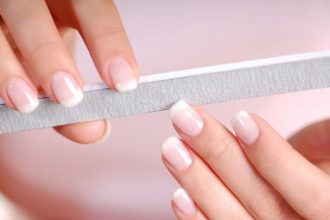 Δεν μακραίνουν γρήγορα τα νύχια σου; Αυτό είναι το μυστικό!