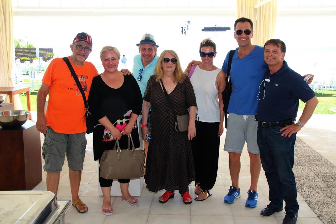 Τα "αριστουργήματα" του Omega Yacht Club στην Πάτρα απόλαυσαν οι ηθοποιοί της Παράστασης ΜΠΑΜΠΑ ΜΗΝ ΞΑΝΑΠΕΘΑΝΕΙΣ ΠΑΡΑΣΚΕΥΗ ΦΩΤΟΓΡΑΦΙΕΣ