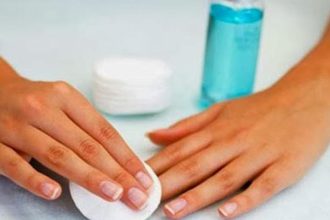 Σου τελείωσε το ασετόν και θέλεις να ξεβάψεις τα νύχια σου; Δες τι μπορείς να κάνεις