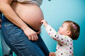 Πότε να κάνω δεύτερο παιδί; Οι ειδικοί απαντούν