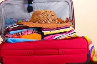 Φεύγεις διακοπές; Δες τι ΔΕΝ πρέπει να πάρεις μαζί σου στη βαλίτσα