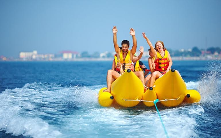 Θαλάσσια σπορ και παιδί: Όλα όσα πρέπει να προσέξετε