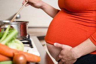 Είσαι έγκυος την Άνοιξη; Αυτές είναι οι καλύτερες τροφές