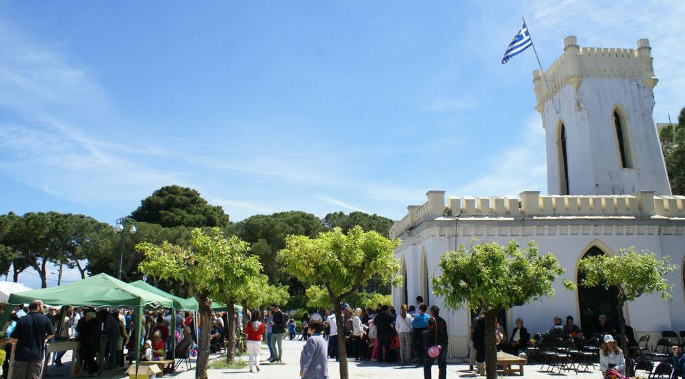 Αίγιο: Αρτολιχουδιές και παιχνίδια, τοπικές νοστιμιές και μουσική από τους “Carte Postale” την Πέμπτη