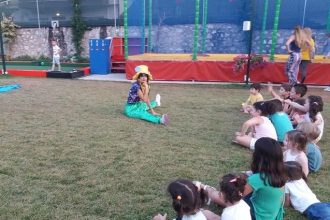 Τα παιδιά διασκεδάζουν... παίζοντας με το Juniors Club στην Αλέα του Royal