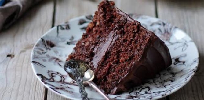 Υγιεινό κέικ καρότου με κακάο