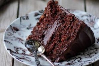 Υγιεινό κέικ καρότου με κακάο