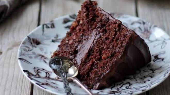 Υγιεινό κέικ καρότου με κακάο