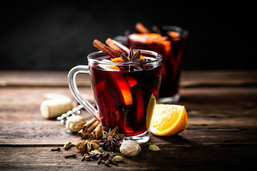 Ζεστό ουίσκι με κλημεντίνες και μπαχαρικά για τα κρύα βράδια του χειμώνα