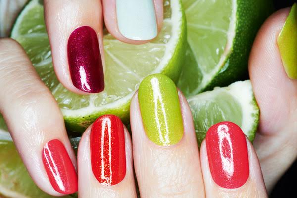 Φτιάξε μόνη σου βερνίκι νυχιών με το αγαπημένο σου χρώμα
