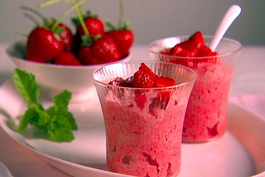 Γρανίτα φράουλα με 4 υλικά