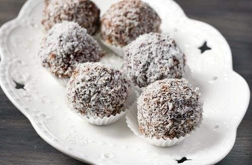 Τρουφάκια καρύδας με 3 υλικά