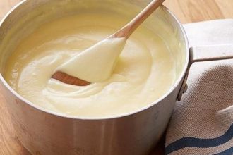 Πανεύκολη κρέμα βανίλιας από τα χεράκια της μαμάς με 4 υλικά!