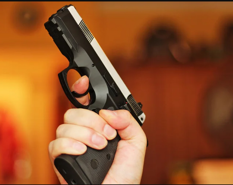 Πάτρα: Πανικός τη νύχτα από πυροβολισμούς στην Ηφαίστου