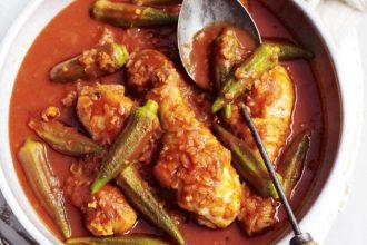 Κοτόπουλο με μπάμιες