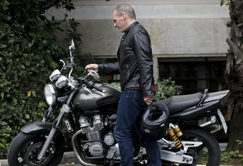 Ποιός κέρδισε το μπουφάν του Βαρουφάκη