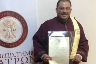 Δρ. της Ιατρικής Σχολής ο Βασίλης Καραμπελιάς