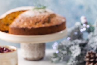 Βασιλόπιτα-κέικ με ξηρούς καρπούς, μαστίχα και λεμόνι