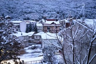 Χριστούγεννα με άκρως χειμωνιάτικο καιρό - Οι περιοχές που «θα πέσει πολύ νερό και μπορεί να πλημμυρίσουν», χιόνια και στα πεδινά (ΒΙΝΤΕΟ)