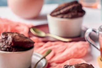 Σοκολατένια lava cakes, vegan