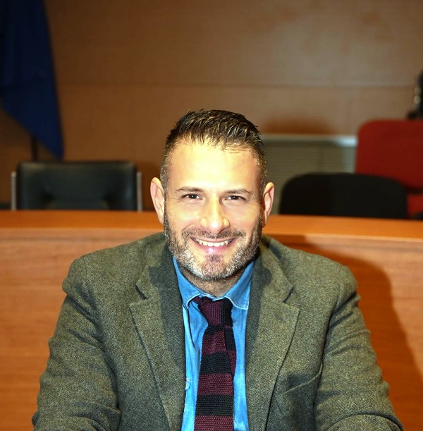 Ερωτήσεις Φεσσιάν για δύο σημαντικά θέματα