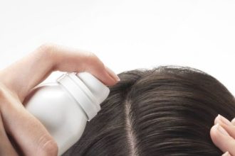 Ξηρό σαμπουάν: όλα όσα πρέπει να ξέρετε