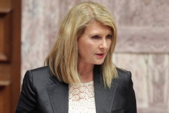 Χωρίς πάτο το βαρέλι με τα ψέματα Σκουρλέτη