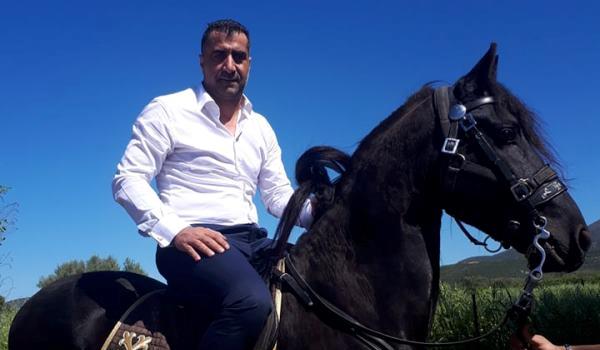 Παναγιώτης Λαλιώτης: Με το άλογο στους αγώνες του Αη Γιώργη στη Χαλανδρίτσα! ΦΩΤΟ