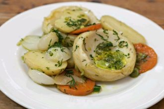 Νηστίσιμες αγκινάρες αλά πολίτα