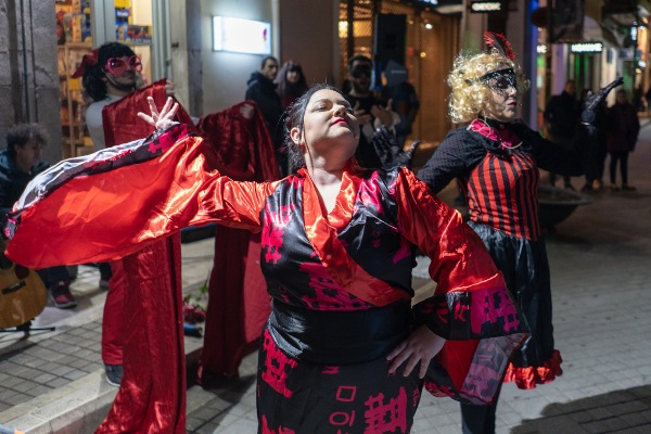 H ιστορία του Πατρινού Καρναβαλιού στο δρόμο με θέατρο, μουσική και μνήμες