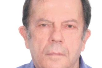 Πεζούλες Γεροκωστοπούλου για κατεδάφιση και σκάλες προς συντήρηση