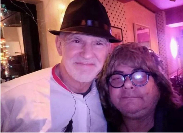 Γιώργος Παπανδρέου: Εμφανίστηκε έτσι σε πάρτι και έκλεψε την παράσταση