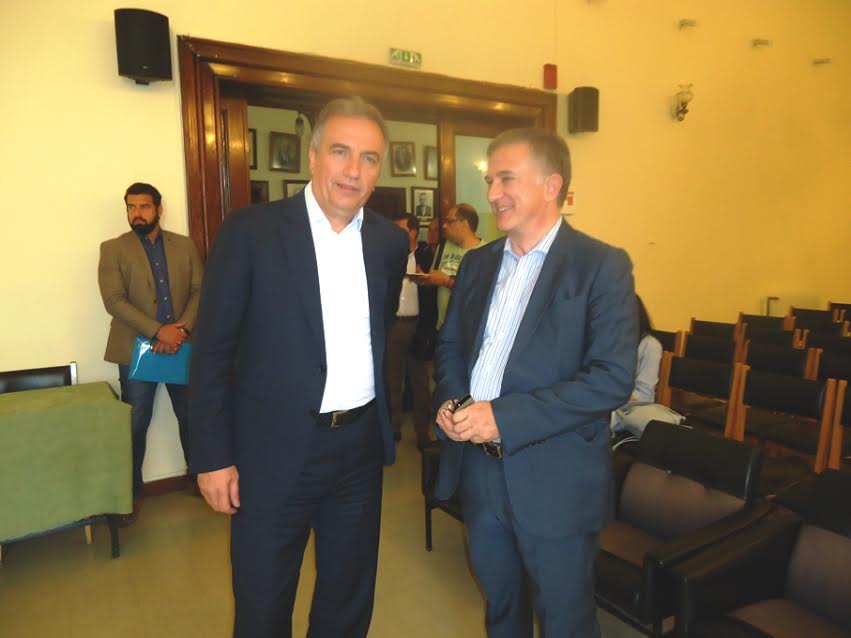 Κουβέντες με ...άρωμα κυβέρνησης