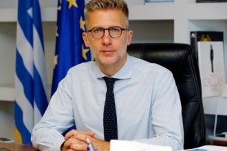 Θετικός στον κορονοϊό ο Άκης Σκέρτσος