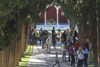 Με μεγάλη προσέλευση άνοιξε και πάλι ο κήπος του Προεδρικού Μεγάρου για το κοινό