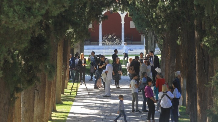 Με μεγάλη προσέλευση άνοιξε και πάλι ο κήπος του Προεδρικού Μεγάρου για το κοινό