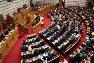 Συνεχίζεται για δεύτερη ημέρα η συζήτηση για τον προϋπολογισμό 2025