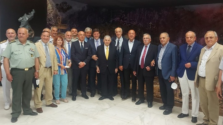 O Γιάννης Βαρβιτσιώτης δώρισε 63 όπλα «κειμήλια» στο Πολεμικό Μουσείο