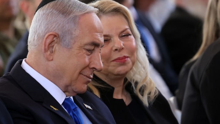 Οι εισαγγελικές αρχές του Ισραήλ ζητούν να διενεργηθεί έρευνα σε βάρος της συζύγου του Νετανιάχου