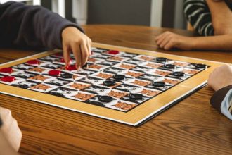 Κορονοϊός: Δέκα τρόποι για να απολαύσουν παιδιά και γονείς την καραντίνα