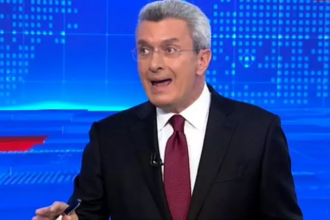 «Κόλαφος» ο Νίκος Χατζηνικολάου στον Γιώργο Παπαδάκη για το ντιμπέιτ: «Οι δημοσιογράφοι δεν είναι γλάστρες»