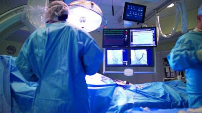 Χειρούργησαν έμβρυο μέσα στη μήτρα για πρώτη φορά στην Ελλάδα