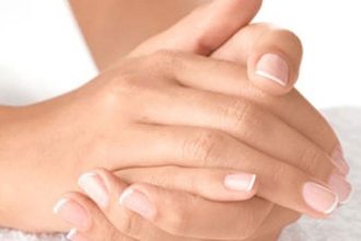 Έχουν κιτρινίσει τα νύχια σου από τα συνεχή βαψίματα;