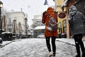 Καιρός: Ραγδαία επιδείνωση τις επόμενες ώρες – Σε ποιες περιοχές θα βρέξει και πού θα χιονίσει [ΧΑΡΤΕΣ]