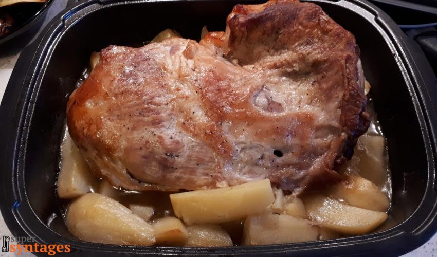 Χοιρινό στη γάστρα με πατάτες