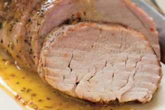 Χοιρινό φιλέτο με κρασί και μουστάρδα