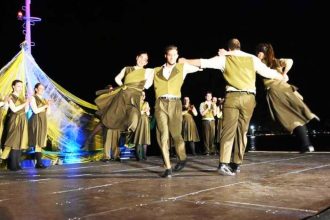 Χριστούγεννα με… Γιορτή στην πλατεία Εργατικών Κατοικιών Ταραμπούρα