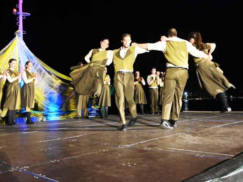 Χριστούγεννα με… Γιορτή στην πλατεία Εργατικών Κατοικιών Ταραμπούρα