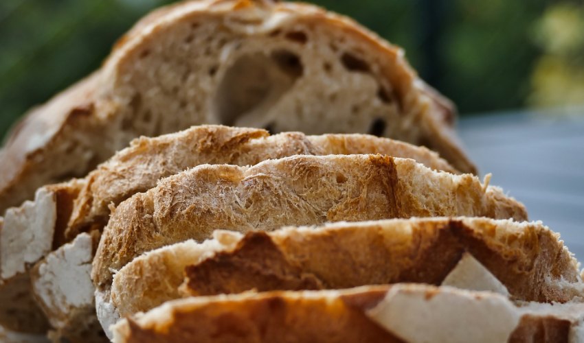 Σπιτικό και αφράτο χωριάτικο ψωμί