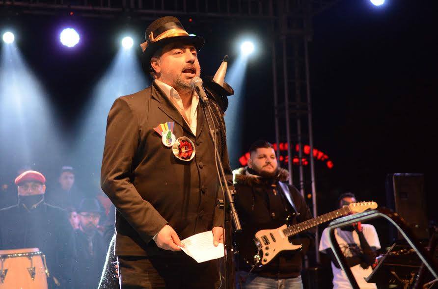 Τα "φέσια", οι λιγοστές δυνάμεις και η εμπορευματοποίηση του Πατρινού Καρναβαλιού - Ο Νίκος Χρυσοβιτσάνος μιλά στο tempo24.gr